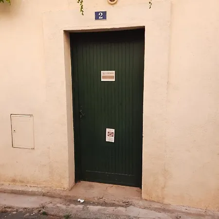 La Petite Vigneronne Apartment *